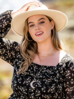 Clara Crescent Necklace -Deals Trending US Clothes Store 000062 B7N2319 WHT WHITE 07