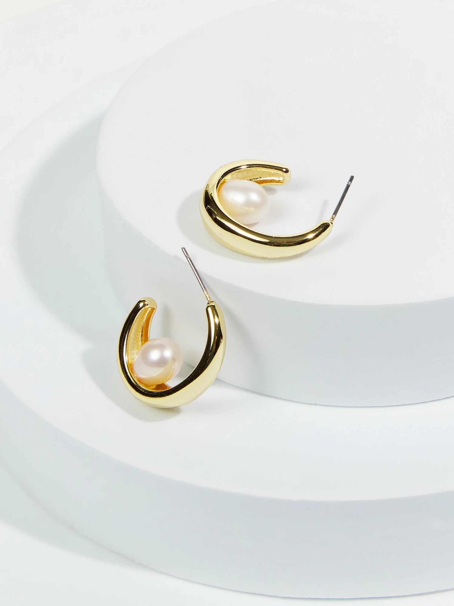 18k Gold Pearl Hoop Earrings 1 18k Gold Pearl Hoop Earrings