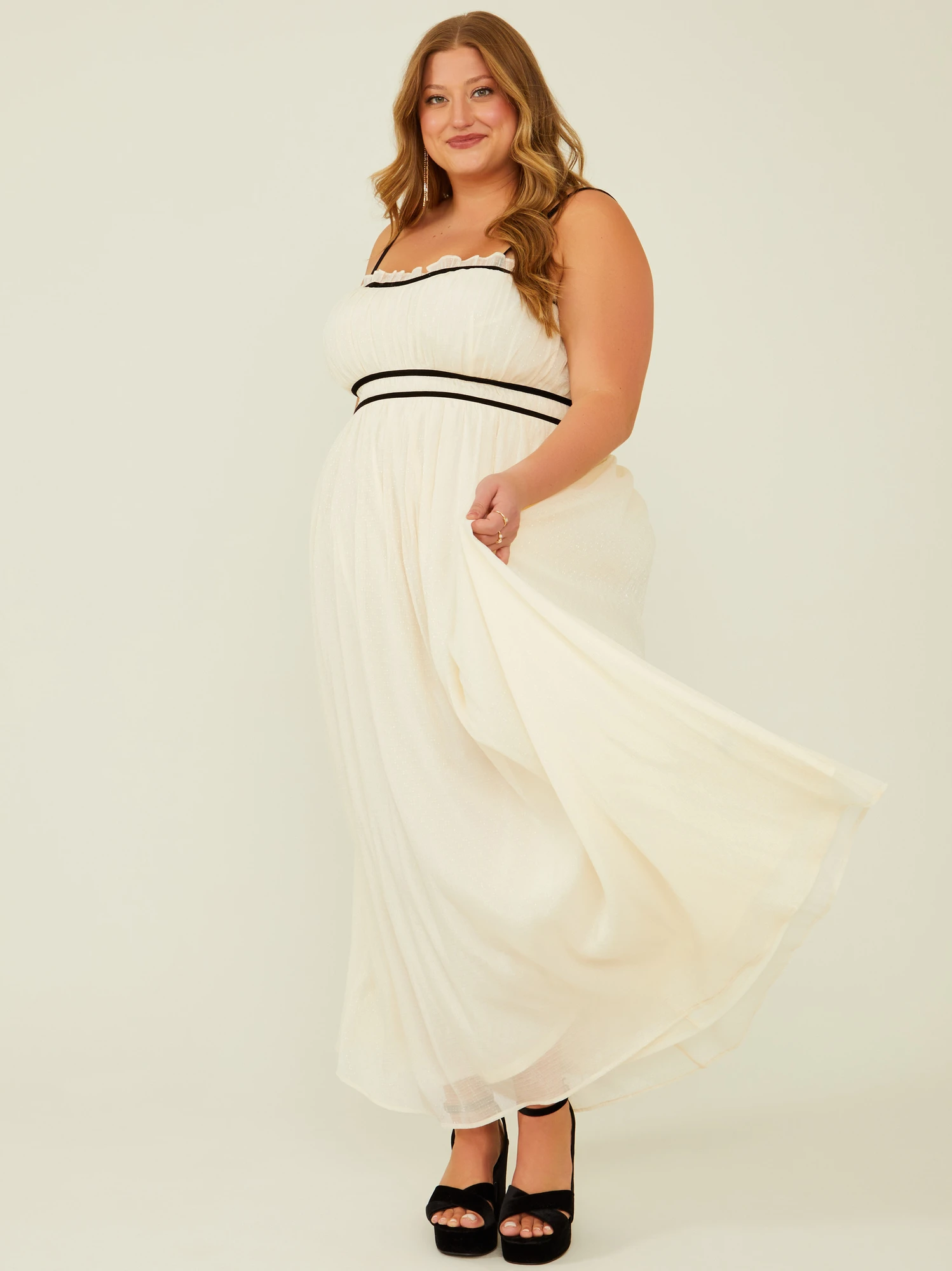 Everleigh Shimmer Maxi Dress 2 Everleigh Shimmer Maxi Dress - Image 2