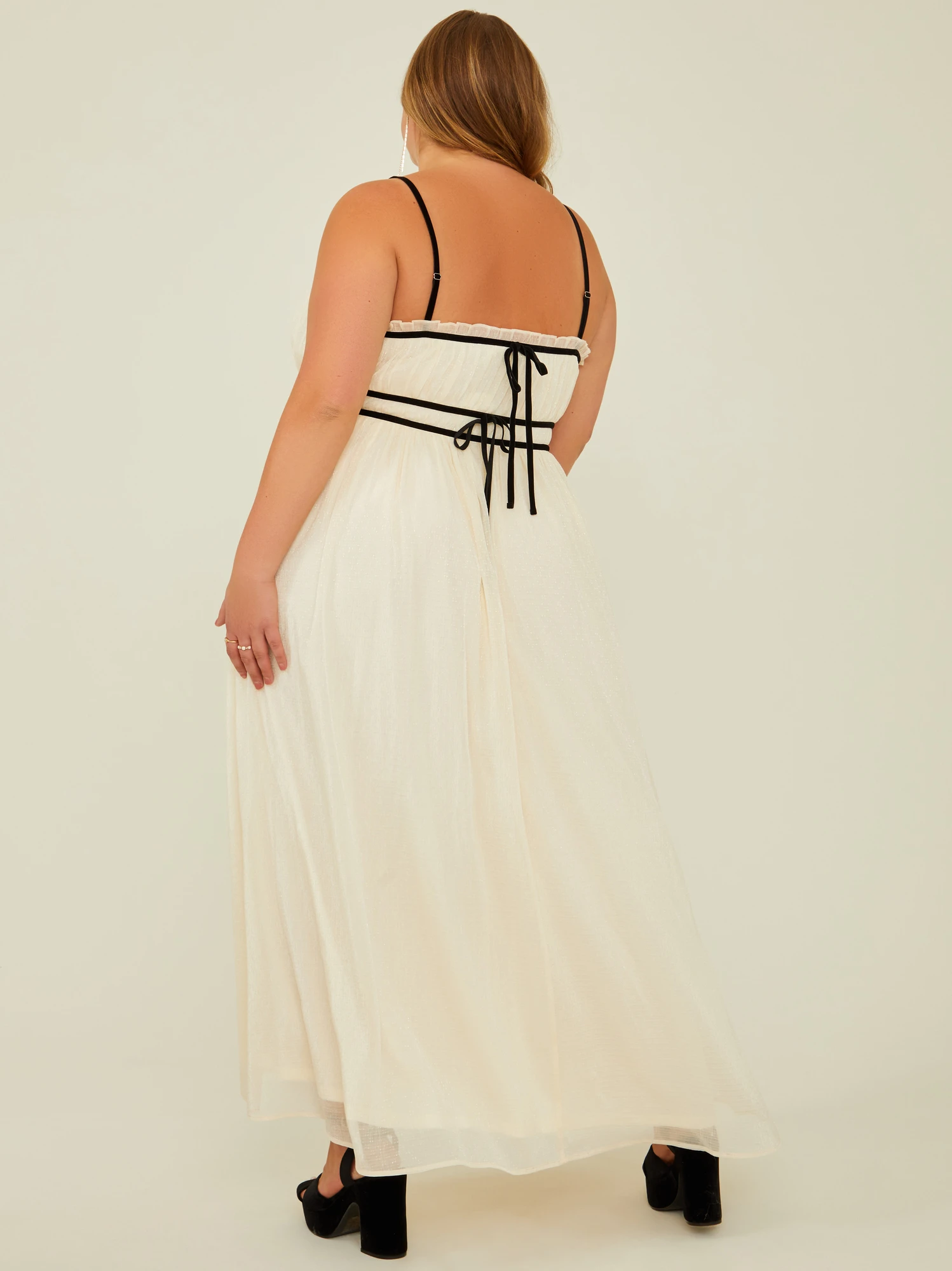 Everleigh Shimmer Maxi Dress 4 Everleigh Shimmer Maxi Dress - Image 4