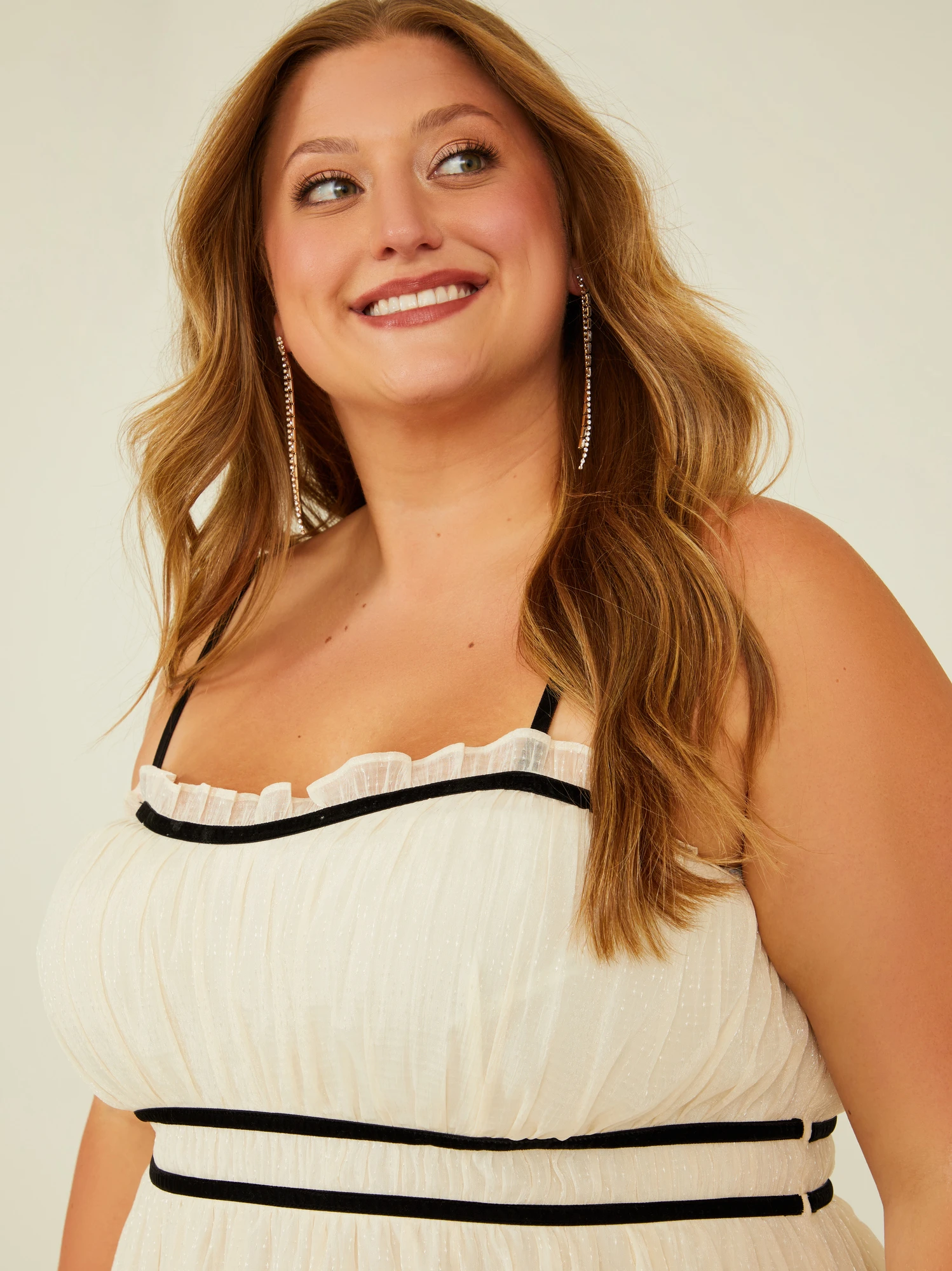 Everleigh Shimmer Maxi Dress 5 Everleigh Shimmer Maxi Dress - Image 5